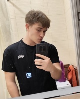 Сеня 18 лет хочет найти женщину в Великом Новгороде – Фото 1